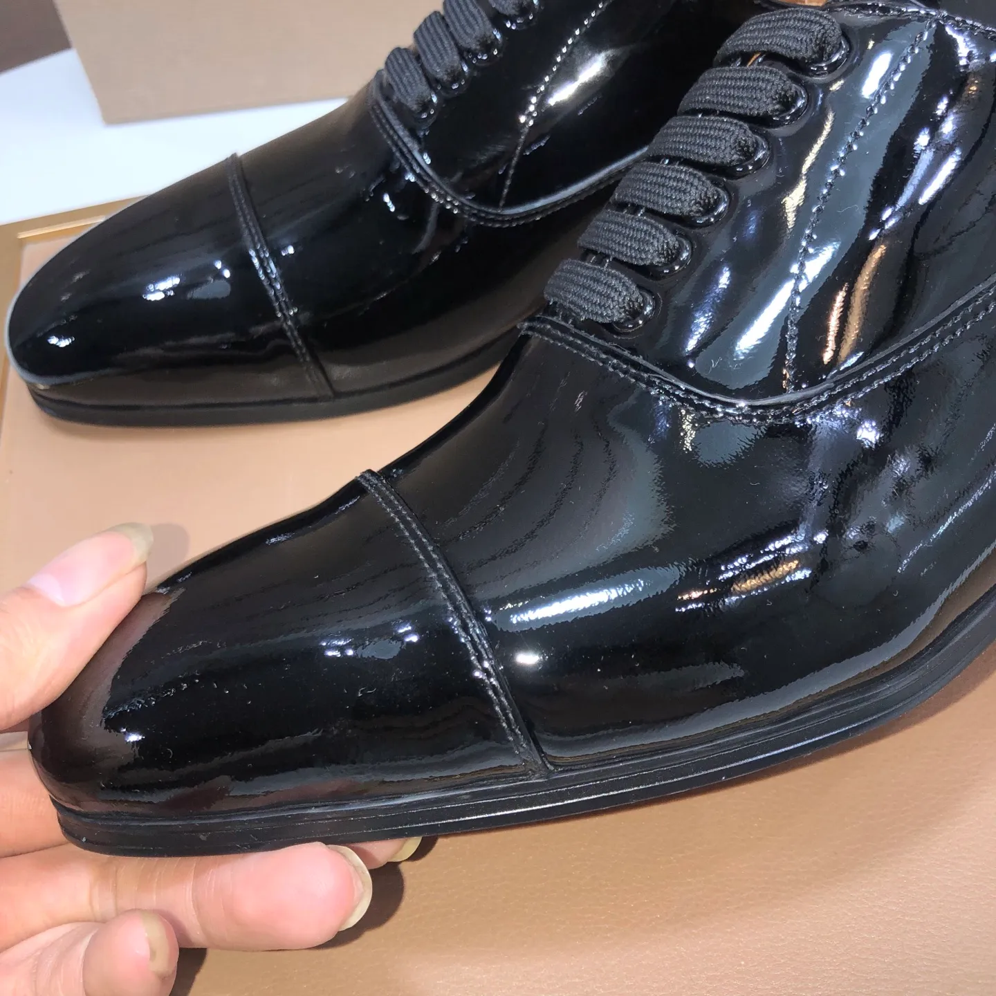 Men's shoes 💰620💰 [Chrstian Loubotin] Red-soled shoes 💋Original mold opening, the highest version on the market, purely handmade ❗️Imported rivets, imported high-end diamonds ➕The upper is made of imported cowhide, and the first layer of water-dyed cowhide lining! Original EU high-gloss outsole.38-44